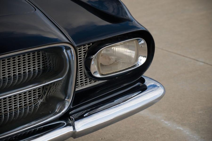 Детали экстерьера Dual-Ghia L6.4 Coupe 1962 года  (фото 22 из 63)